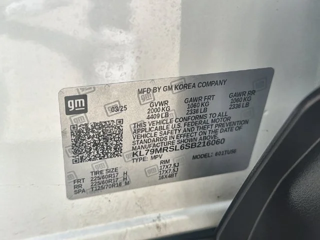 Certified Used 2025 Summit White Chevrolet LT image 32