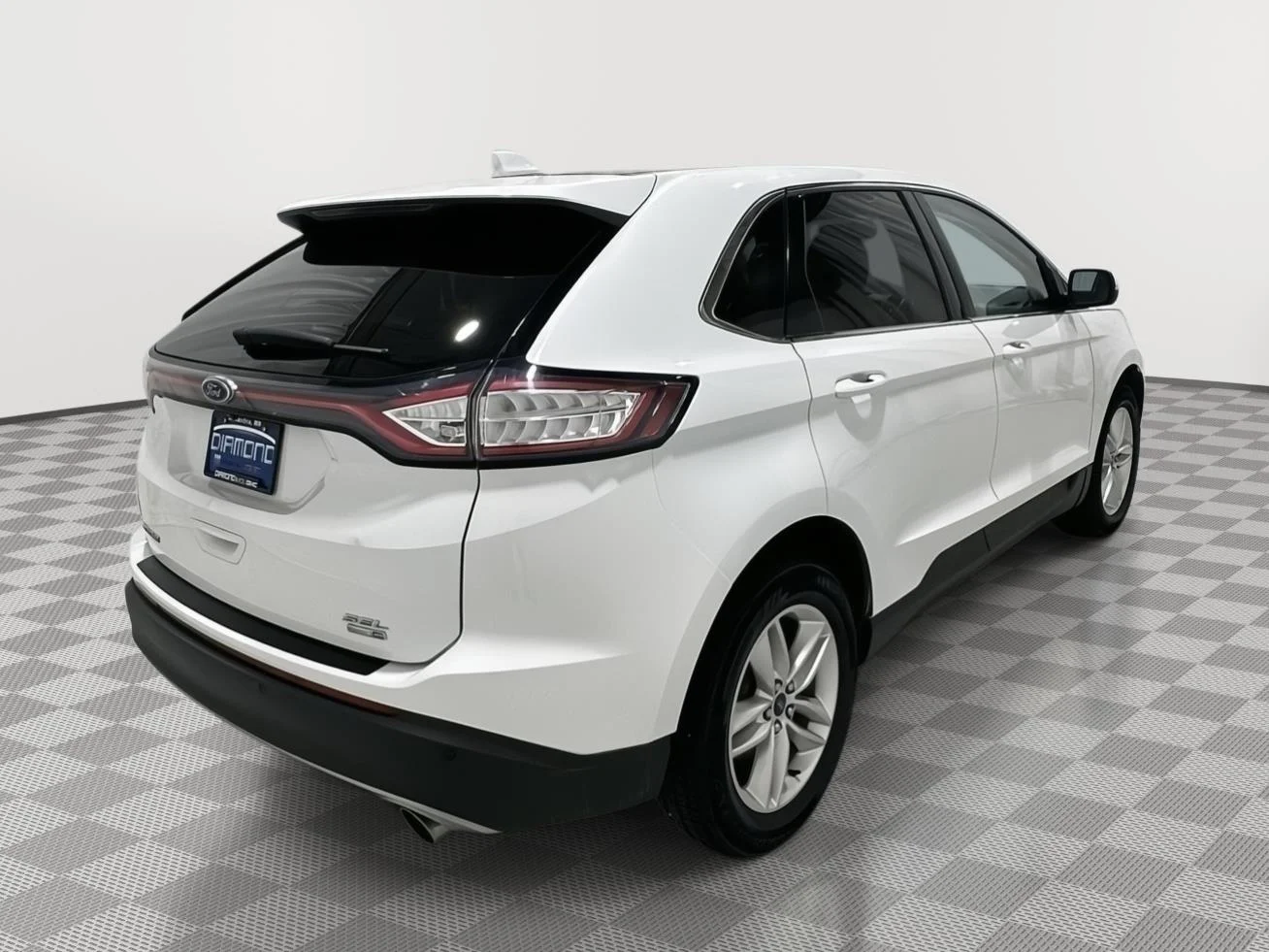 Used 2016 Oxford White Ford SEL image 5