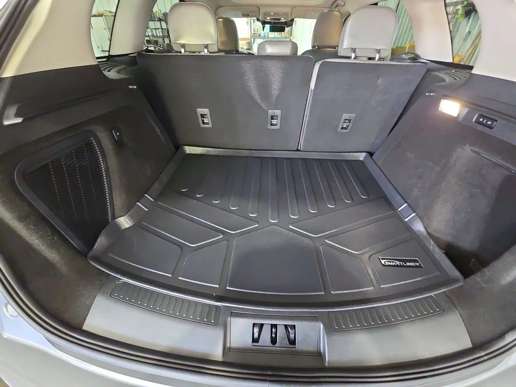 Used 2025 Gray Lincoln Premiere image 30