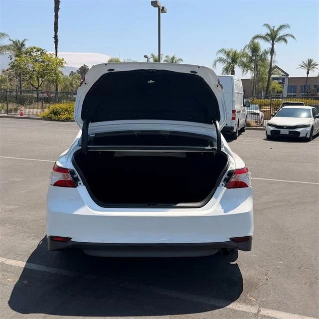 Used 2020 White Toyota LE image 7