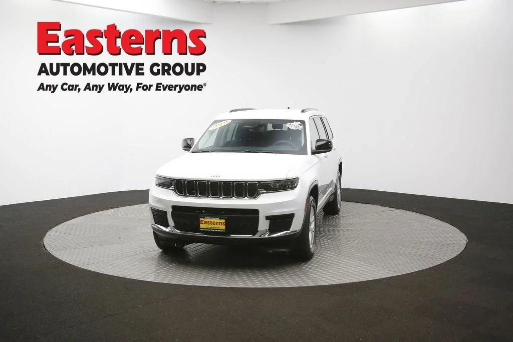 Used 2023 White Jeep Laredo image 57