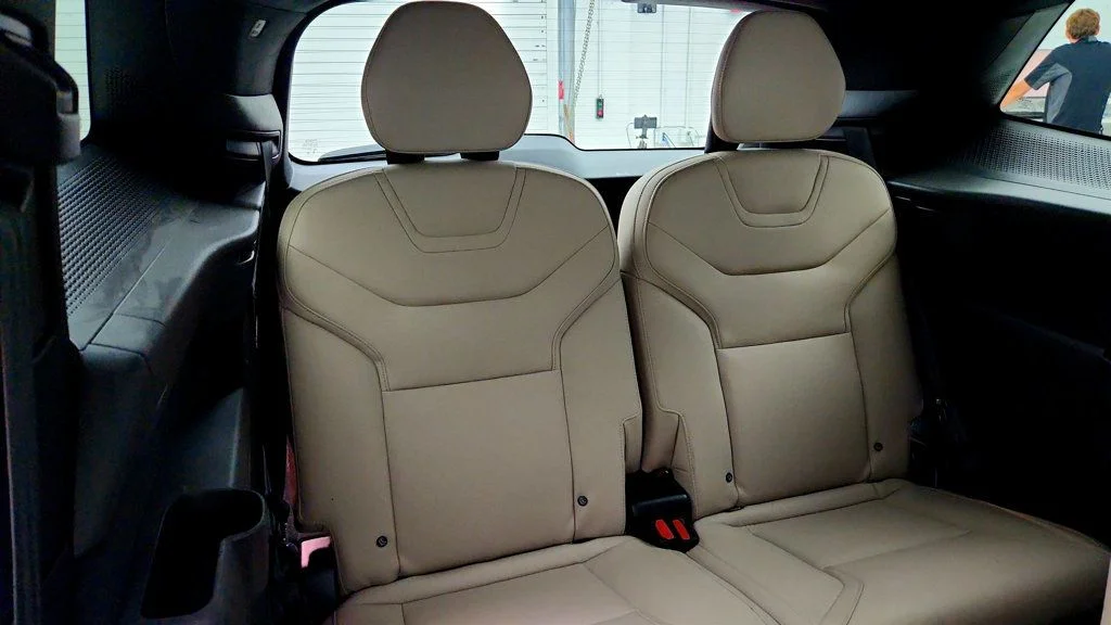 Used 2025 Denim Blue Metallic Volvo Twin Motor Plus 6-Seater w/ Tow Hitch & Panoramic Sunshade image 21