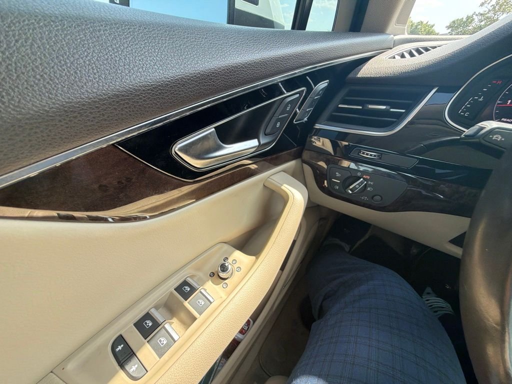 Used 2019 White Audi 55 Premium Plus image 12