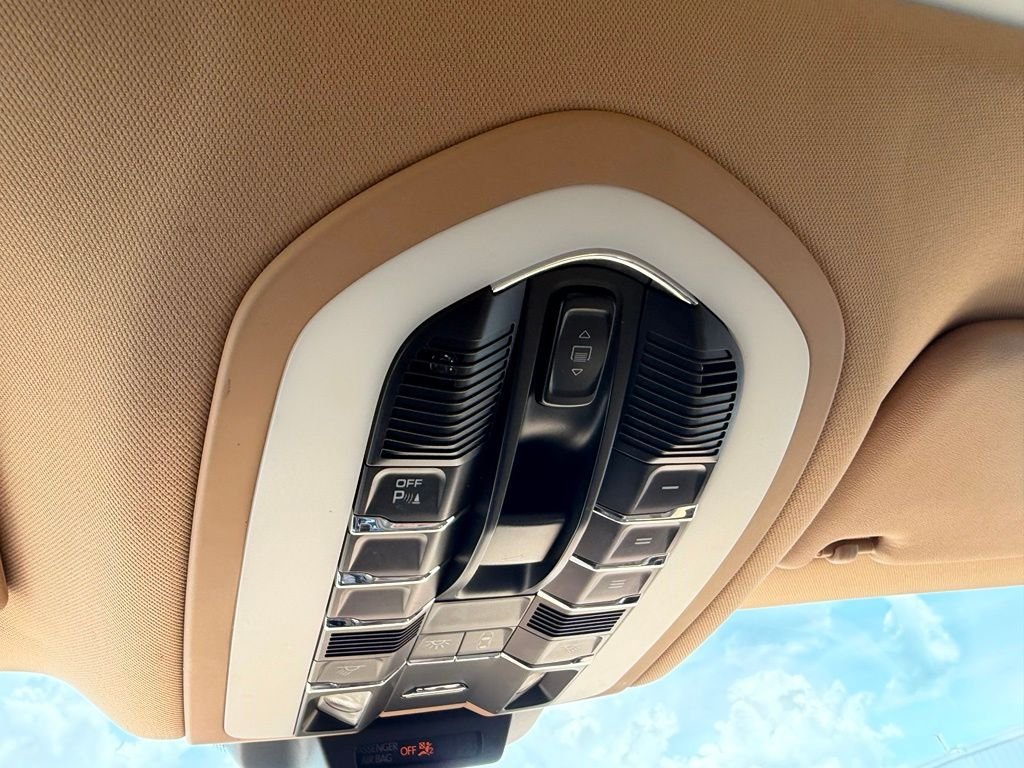 Used 2015 White Porsche S image 7