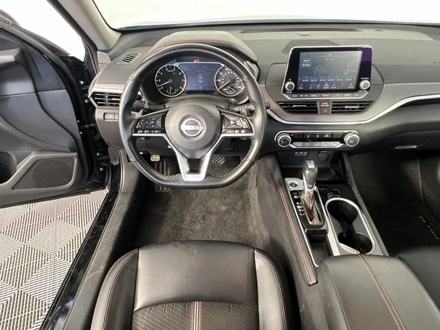 Used 2025 Black Nissan 2.5 SR image 29
