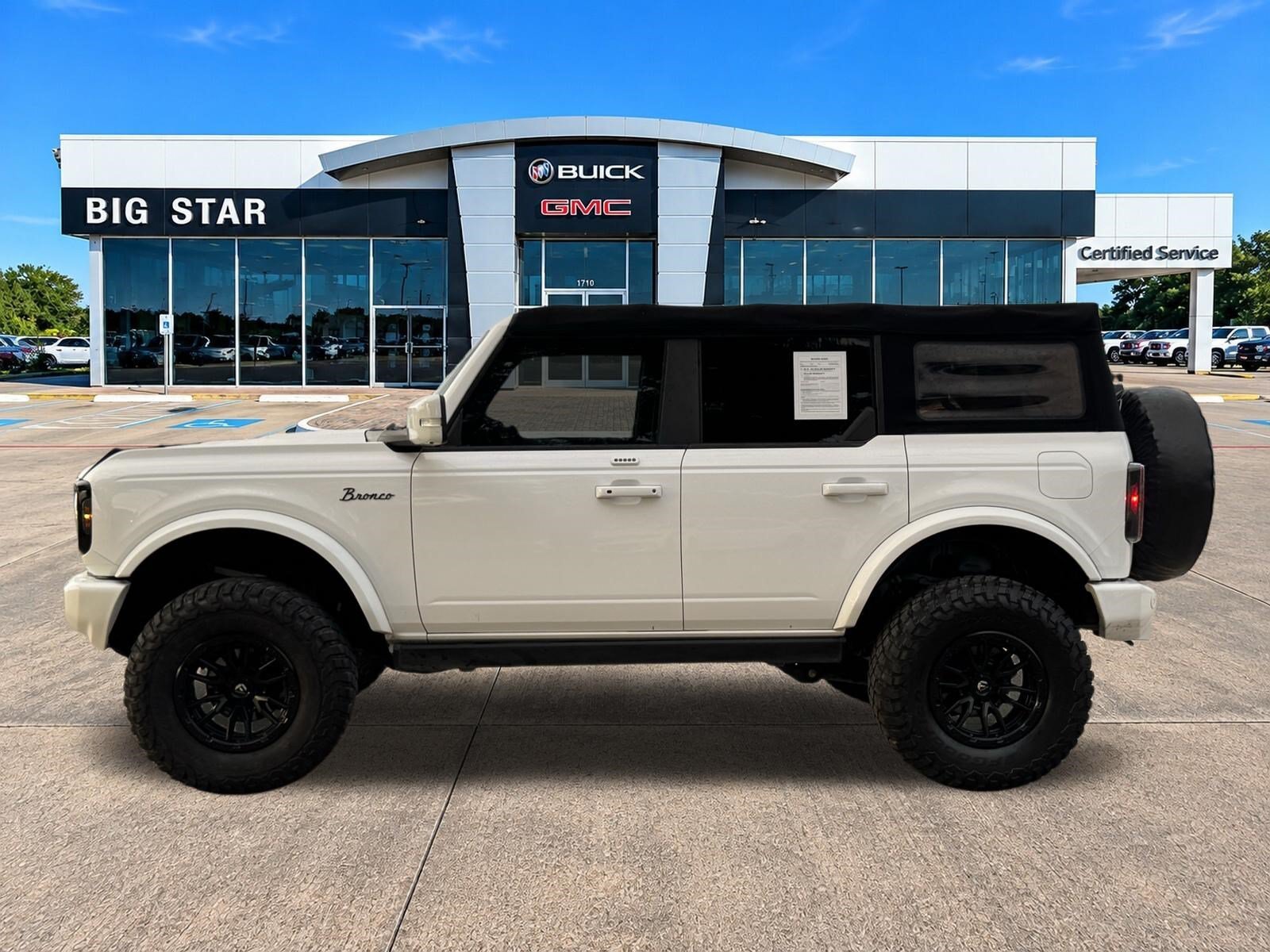 Used 2022 Oxford White Ford Base 4 Door 4x4 image 3