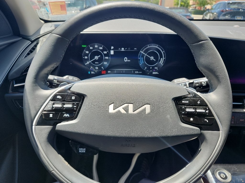 Used 2023 Cityscape Green Kia Wind image 20