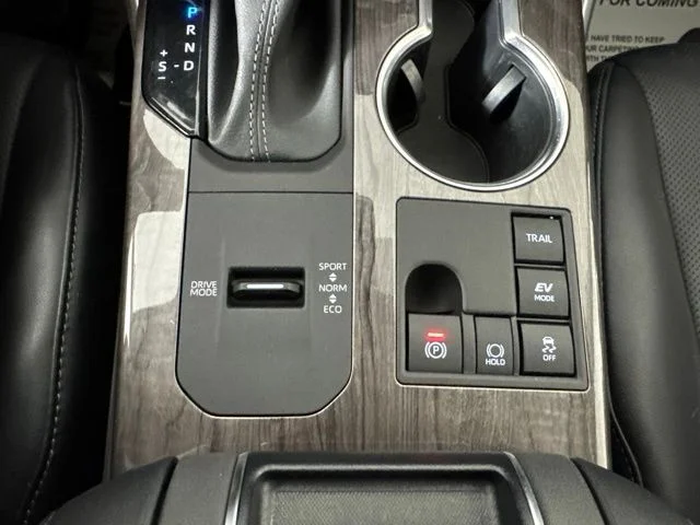 Used 2023 Pearl Toyota Limited image 18
