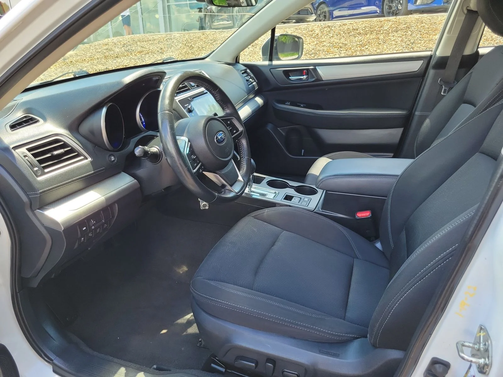 Used 2018 Crystal White Pearl Subaru 2.5i image 9