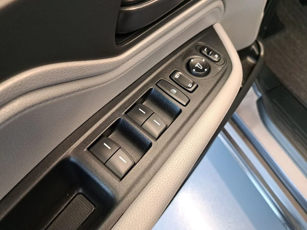 2024 Honda Odyssey EX-L - Photo 13
