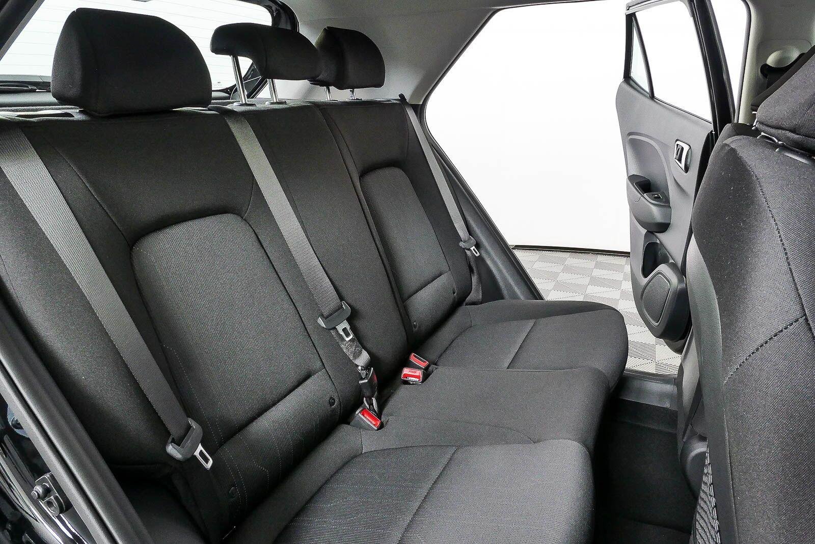 New 2026 Onyx Black Hyundai SE image 19