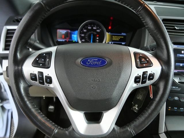 Used 2015 White Ford XLT image 25