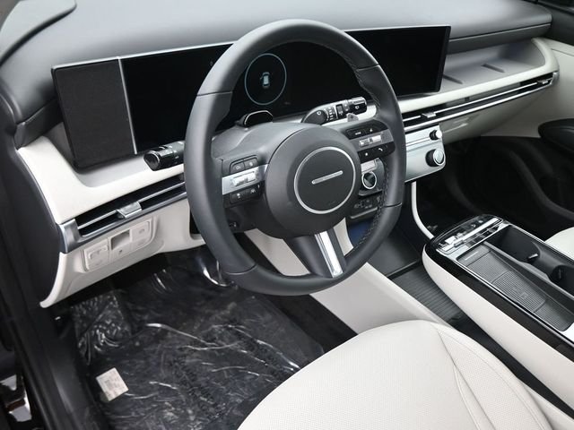 Used 2025 Gray Hyundai SEL Convenience image 16