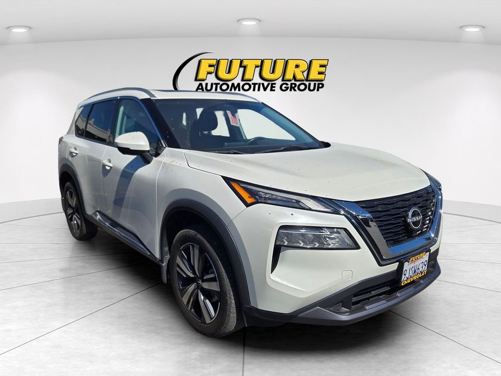 Used 2023 White Nissan SL image 1