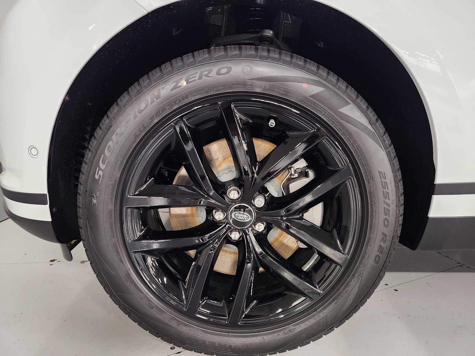 New 2026 Fuji White Land Rover S image 8