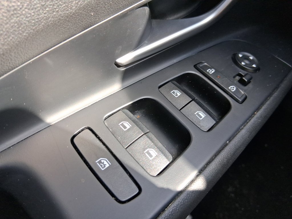 2025 Hyundai Elantra SEL - Photo 25