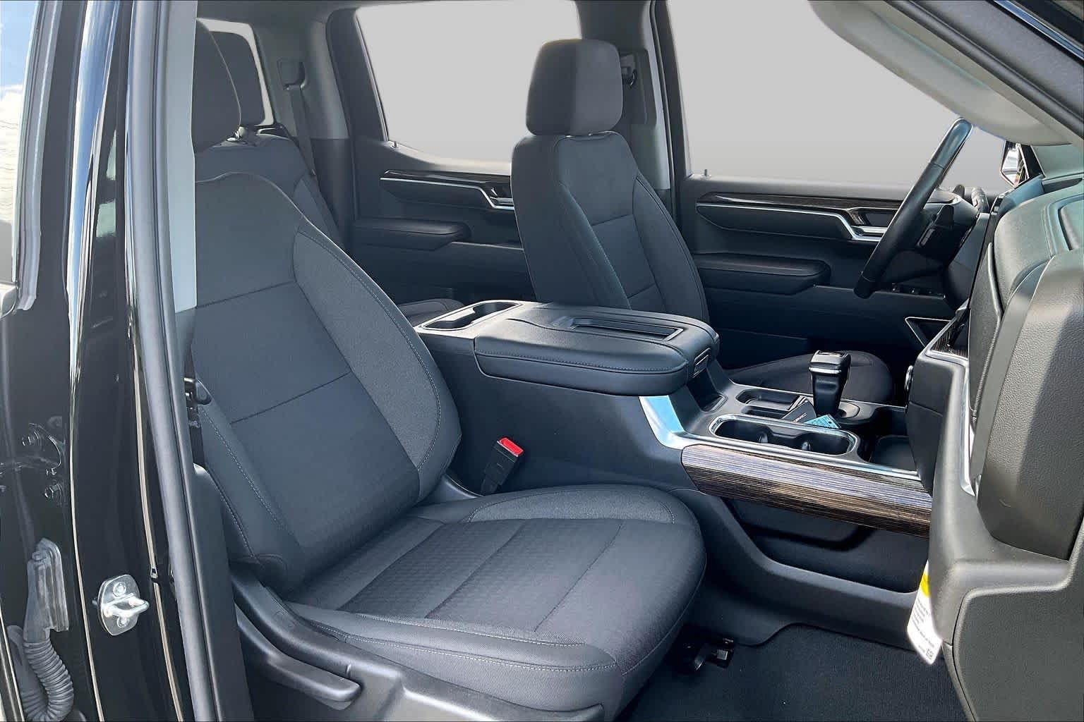 Used 2022 Onyx Black GMC Elevation image 8