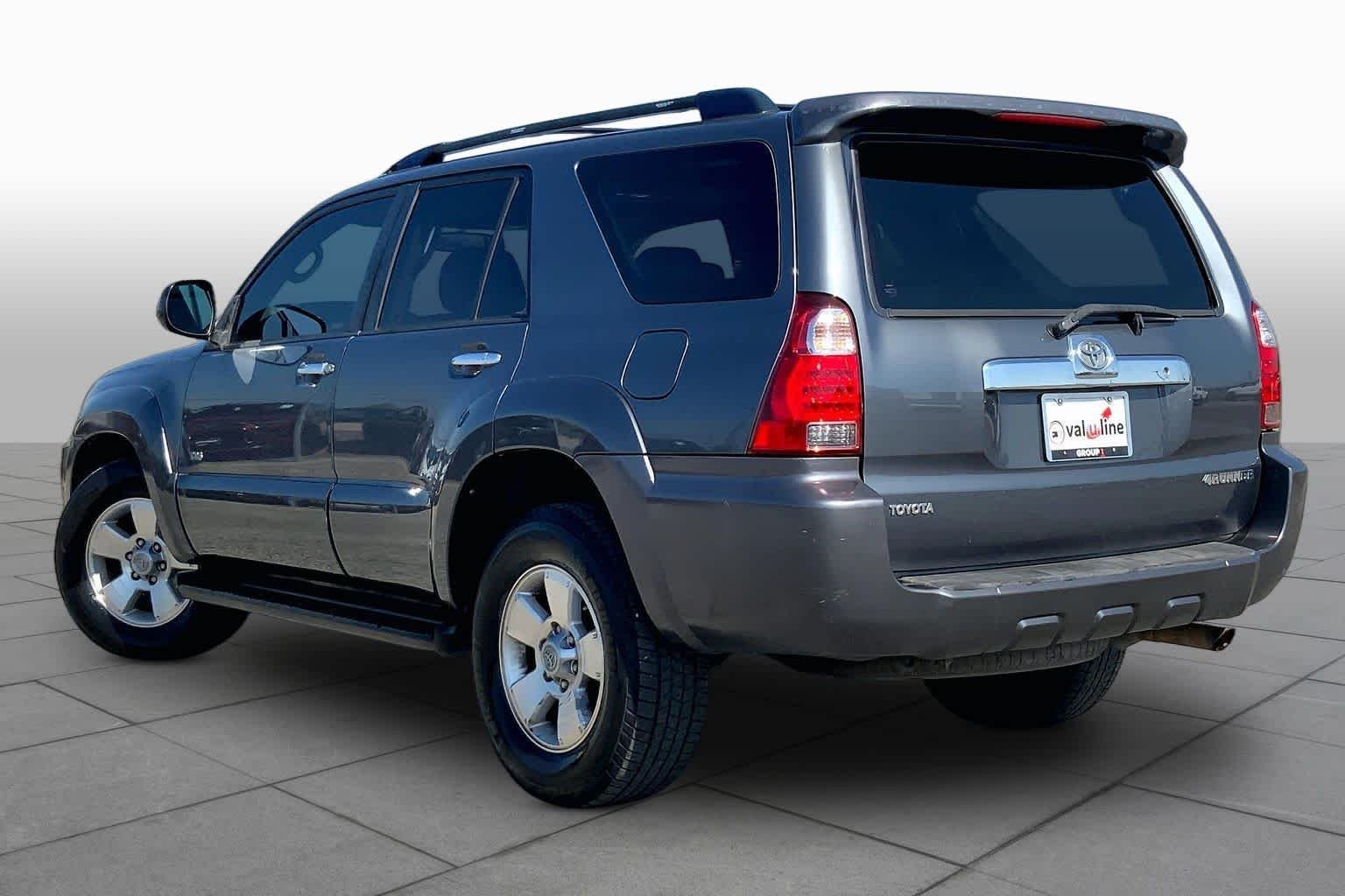 Used 2008 Galactic Gray Mica Toyota SR5 image 11
