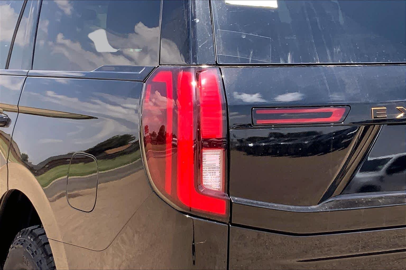 New 2026 Agate Black Metallic Ford Tremor® image 14