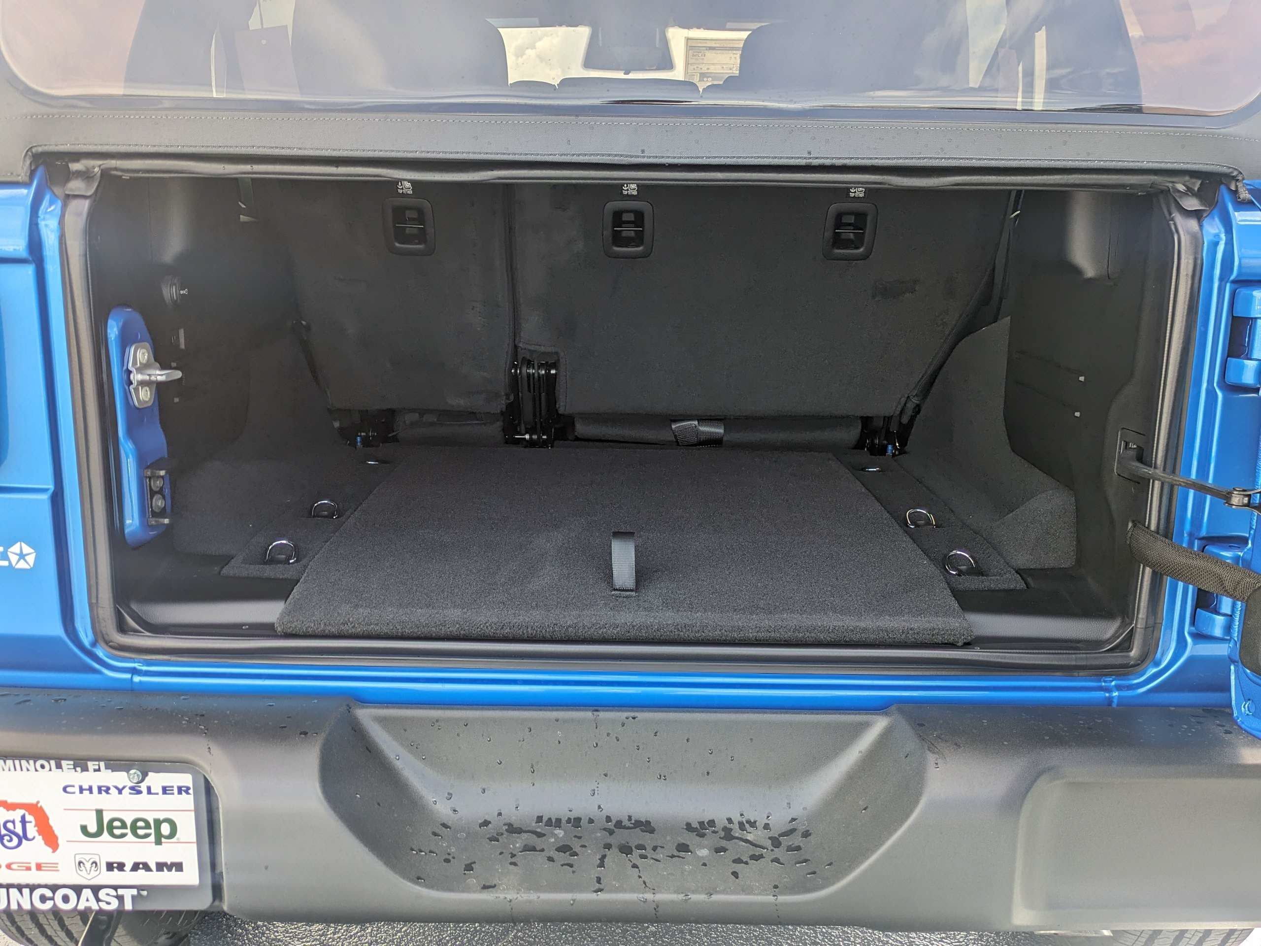 New 2026 Hydro Blue Pearl-Coat Exterior Paint Jeep Sport S image 12