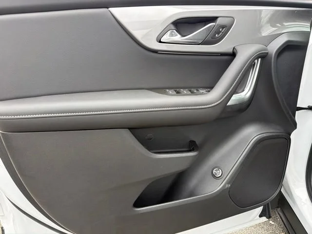New 2026 Summit White Chevrolet 2LT image 12