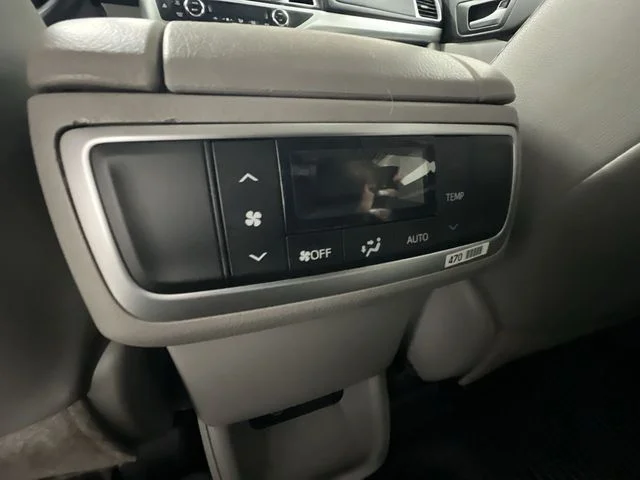 Used 2018 Gray Toyota XLE image 23