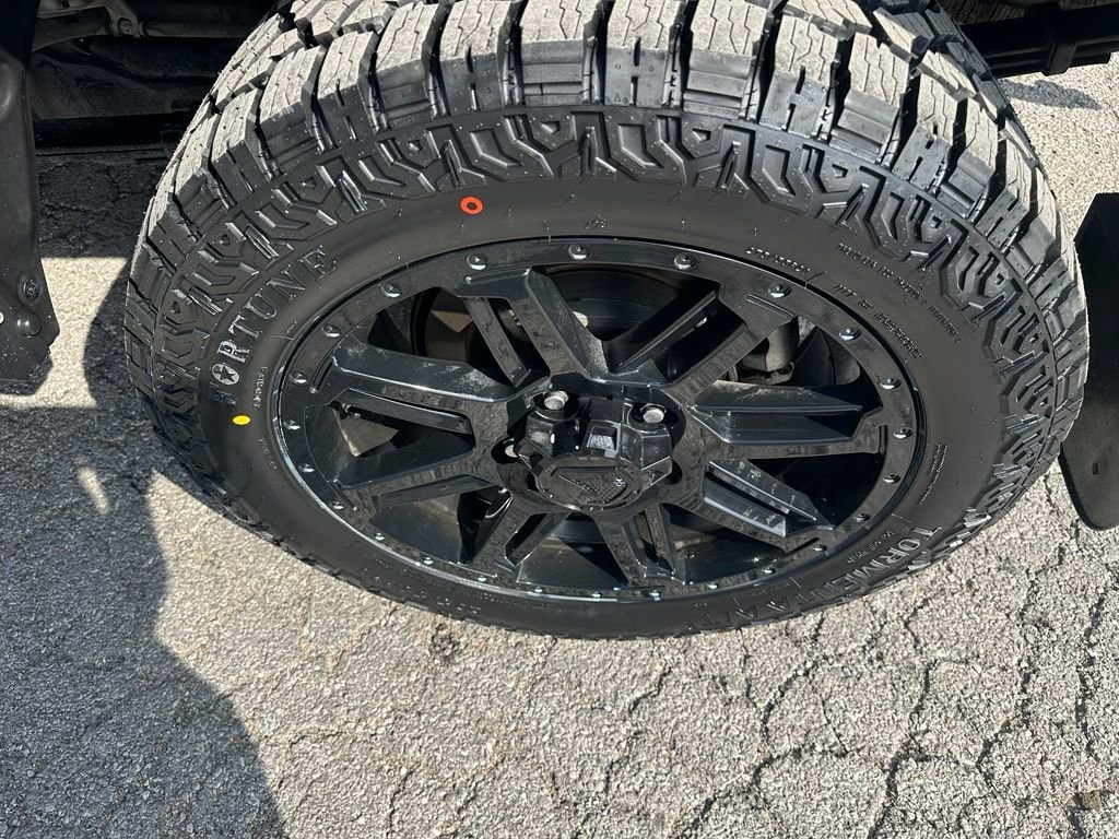 Used 2020 Gray Toyota SR5 image 9