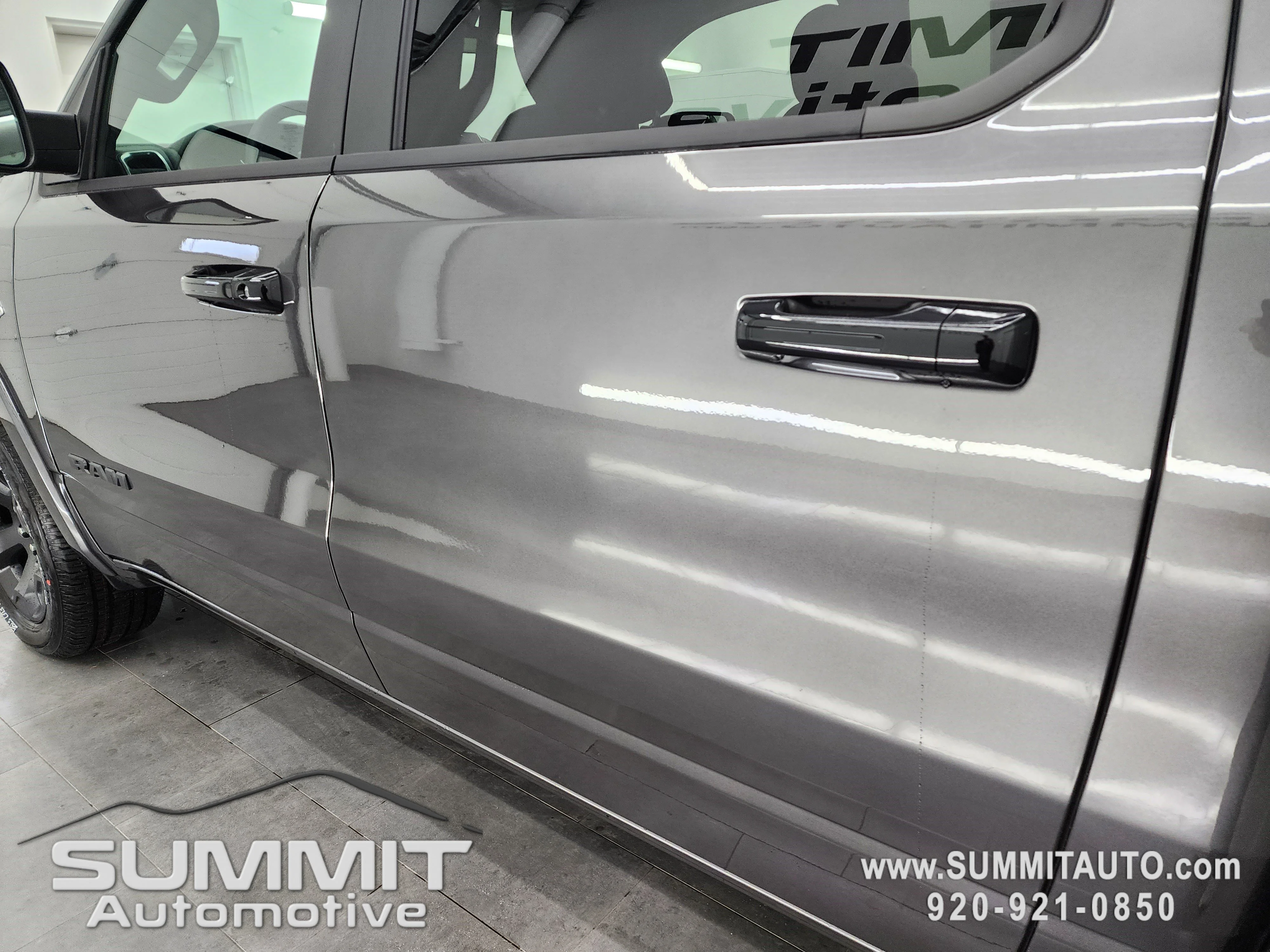 New 2026 Granite Crystal Metallic Clear-Coat Exterior Paint RAM Big Horn/Lone Star image 32