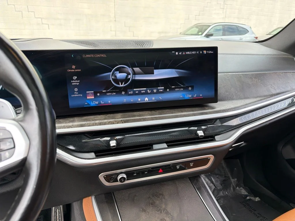 Used 2024 Black BMW xDrive40i image 27