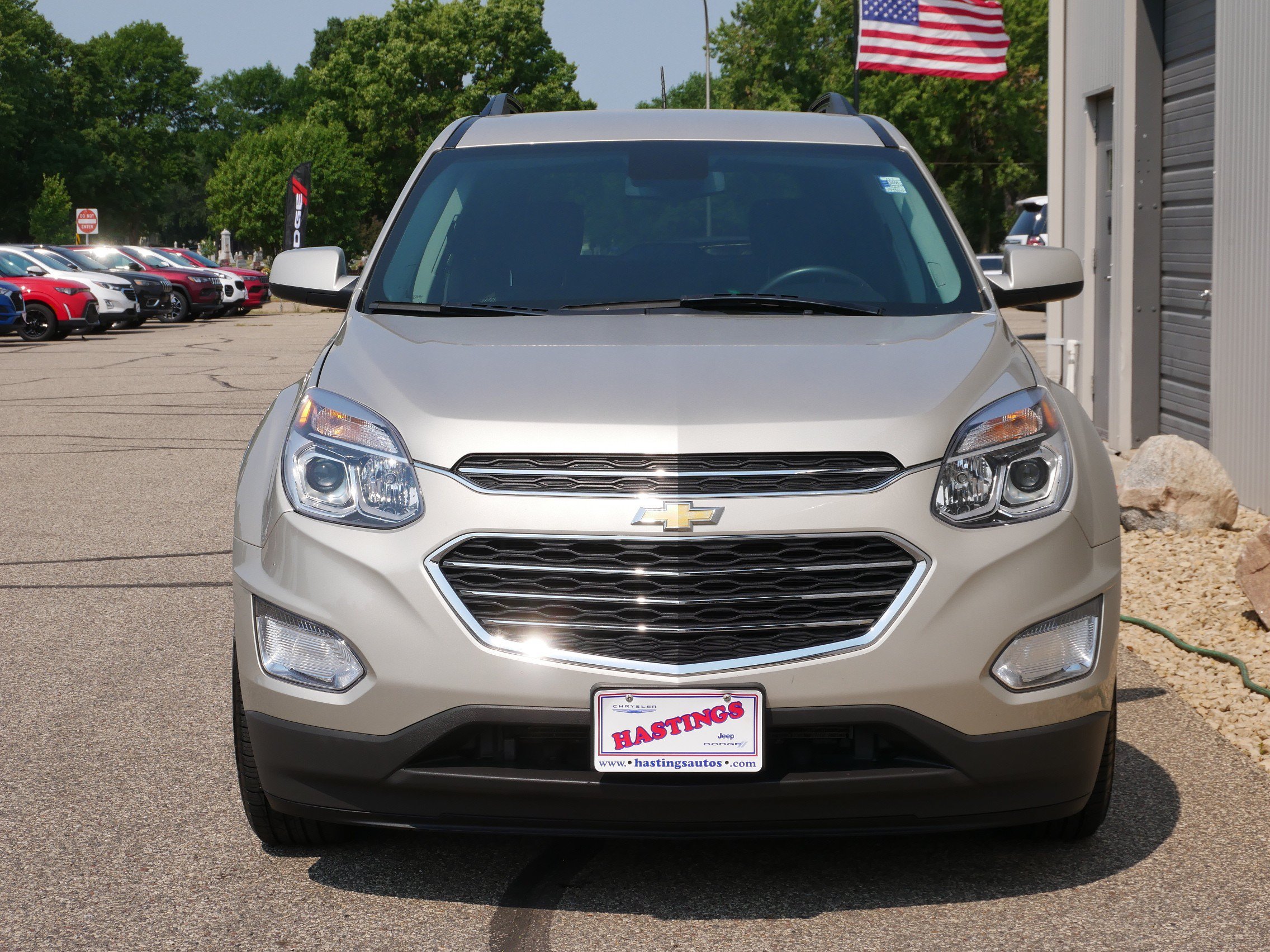 Used 2016 Champagne Silver Metallic Chevrolet LT image 8