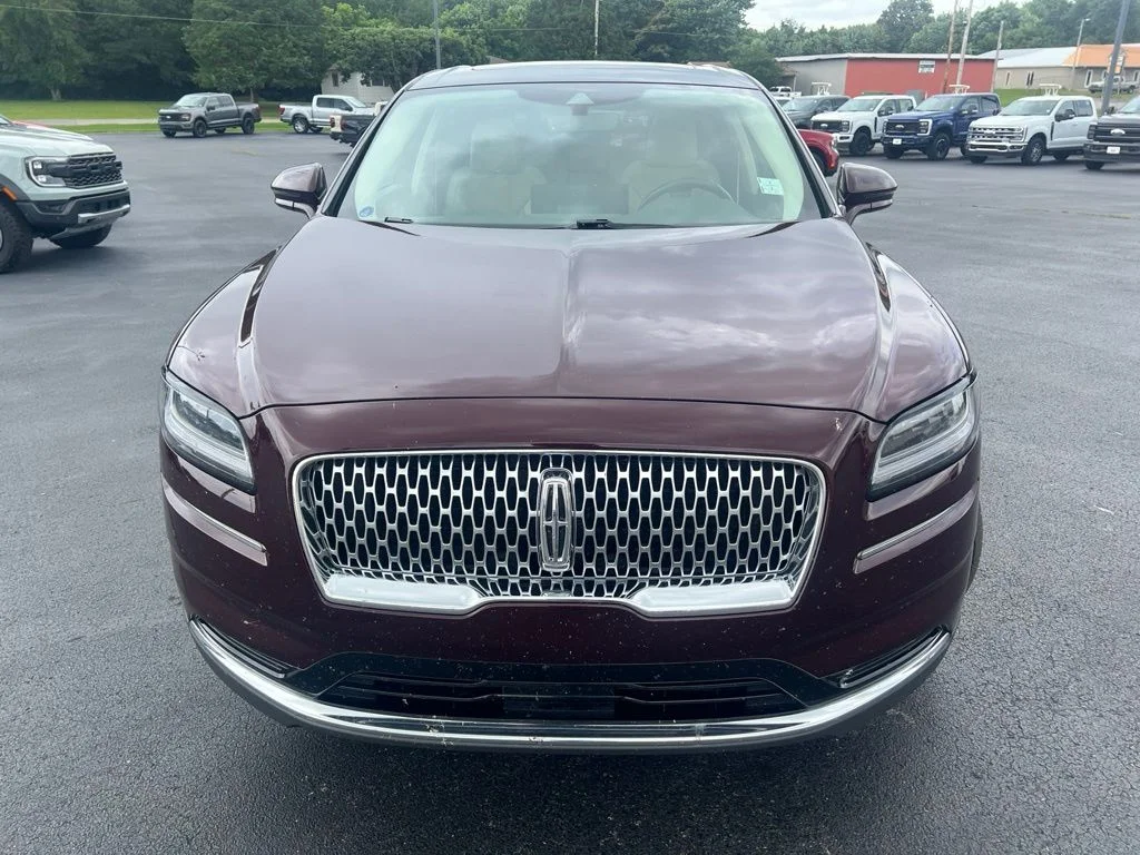Used 2021 Burgundy Velvet Lincoln Reserve image 8