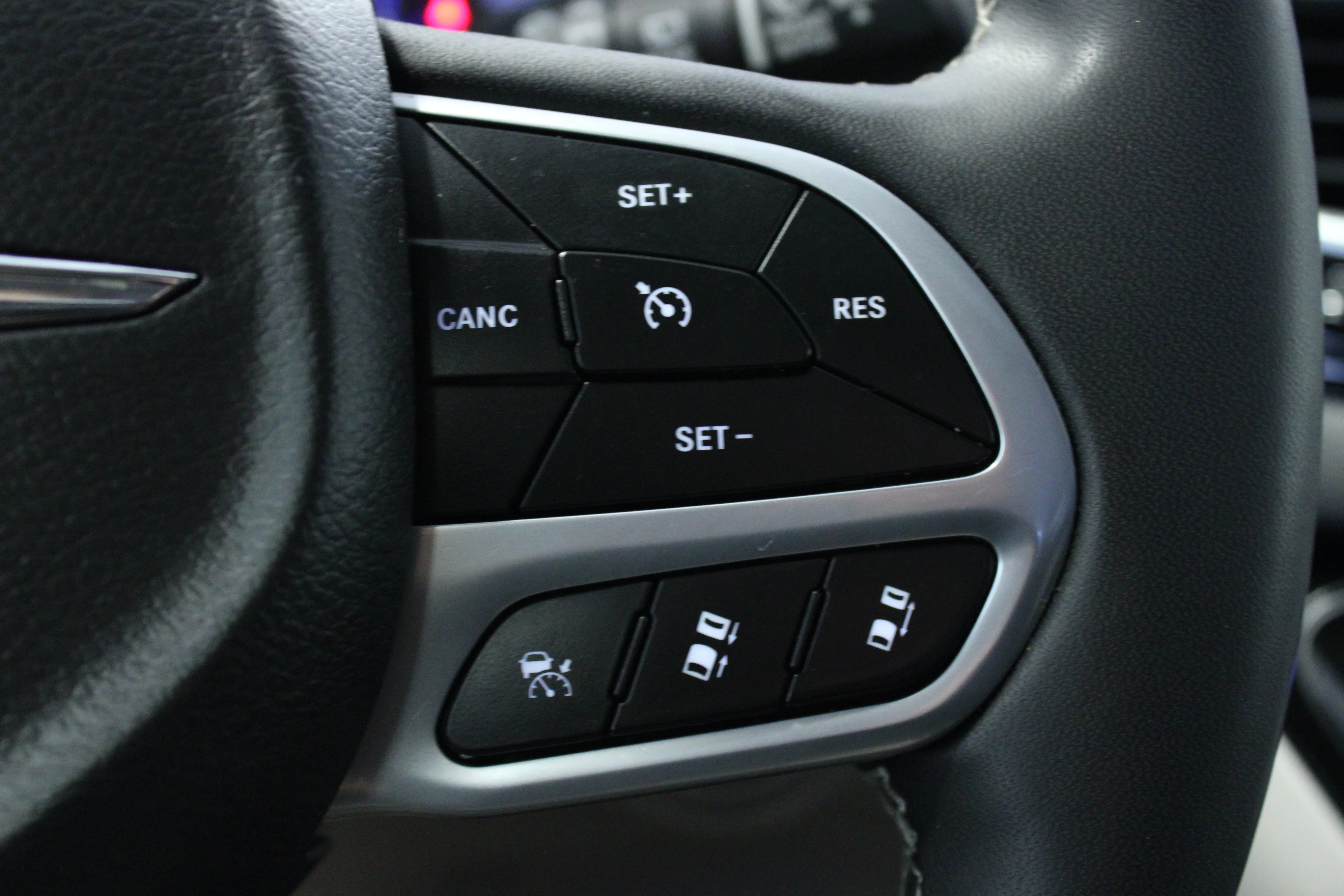 Used 2024 Silver Mist Clearcoat Chrysler Touring L image 22