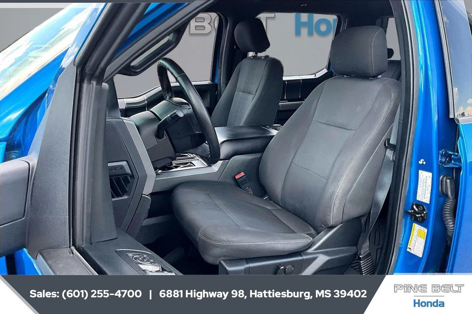 Used 2019 Velocity Blue Ford XLT image 18