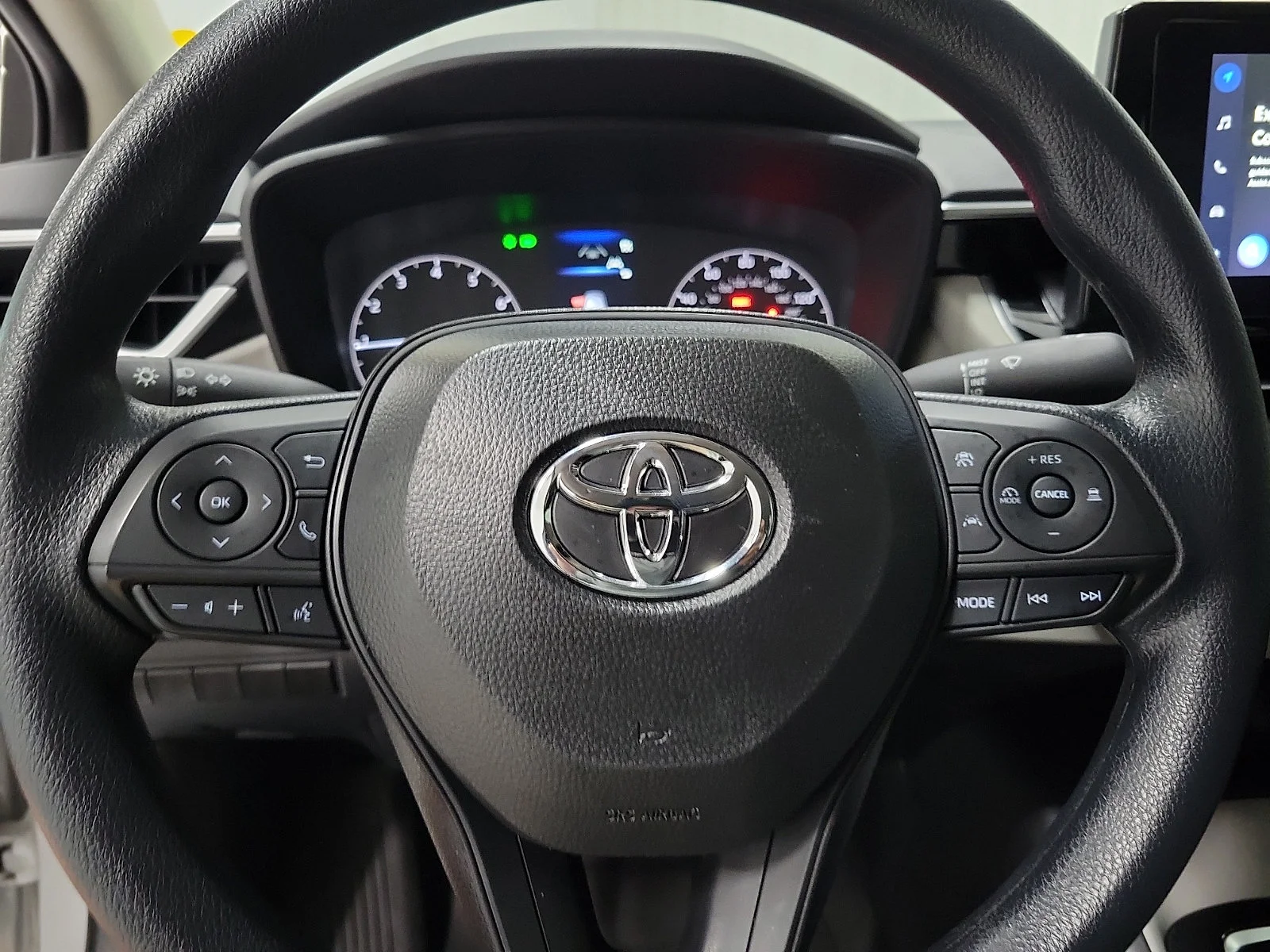 Certified Used 2025 White Toyota LE image 18