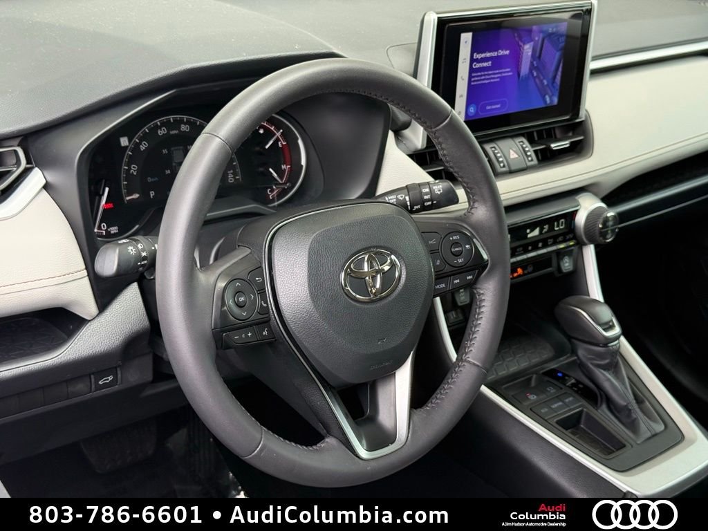 Used 2025 Beige Toyota XLE Premium image 18