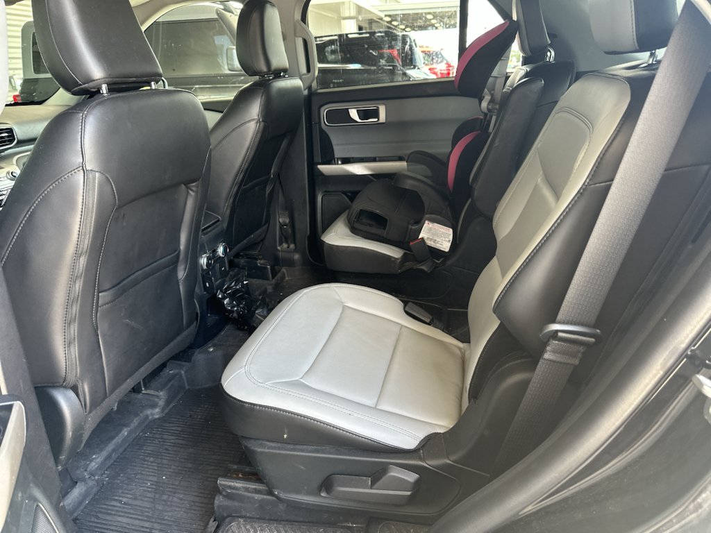 Used 2021 Agate Black Metallic Ford XLT image 5