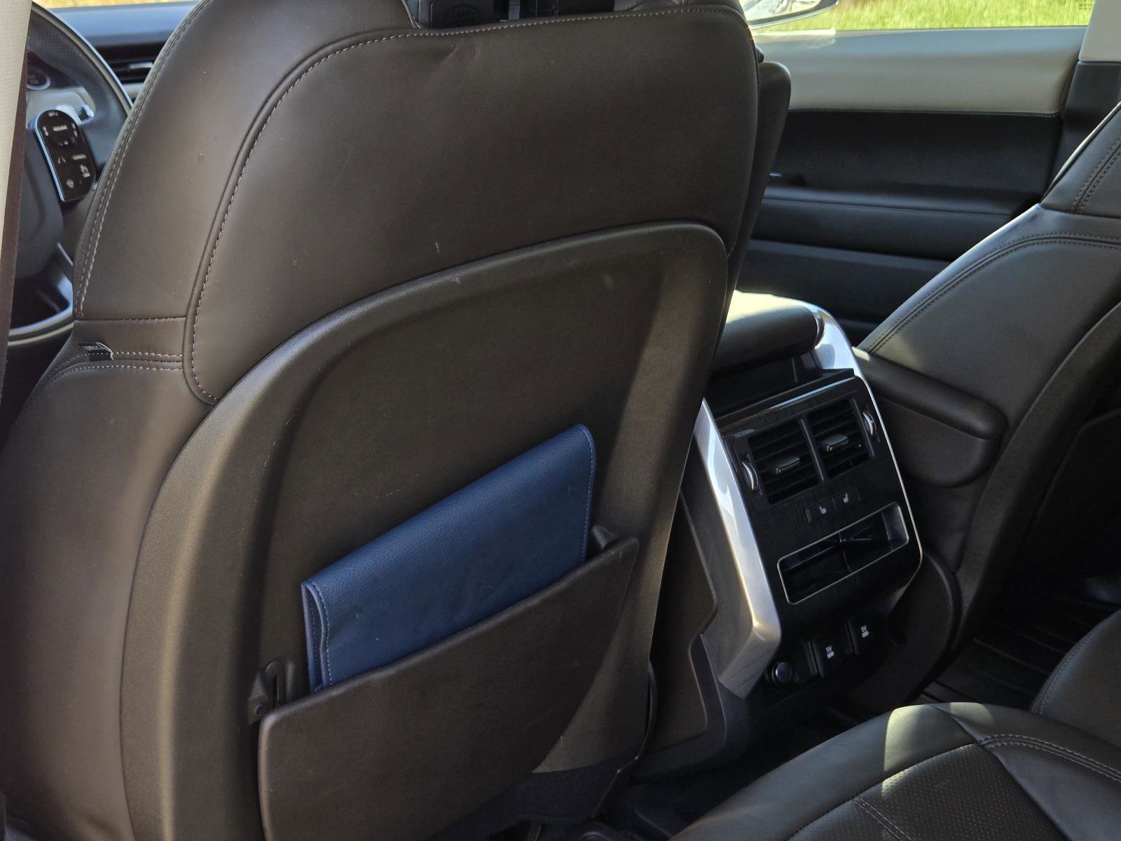 Used 2019 Fuji White Land Rover Dynamic image 29