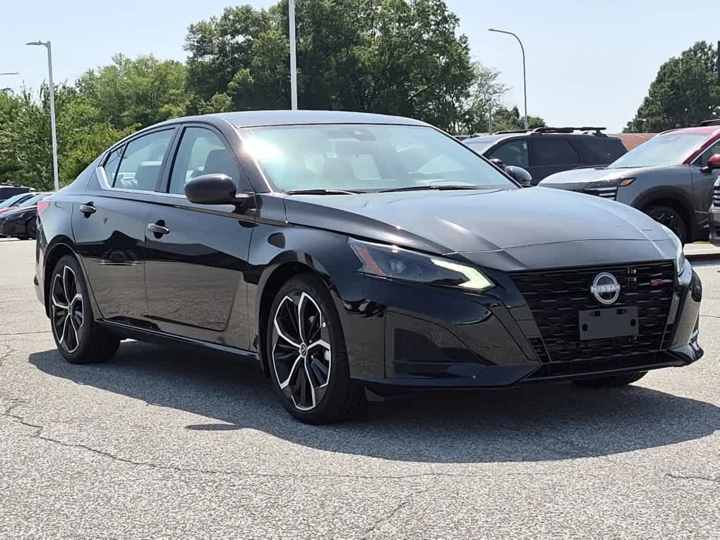 New 2026 Super Black Nissan SR image 2