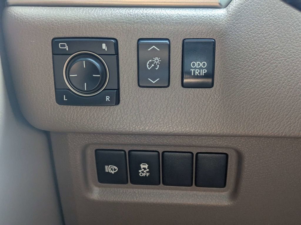 Used 2018 Gray Lexus 460 image 24