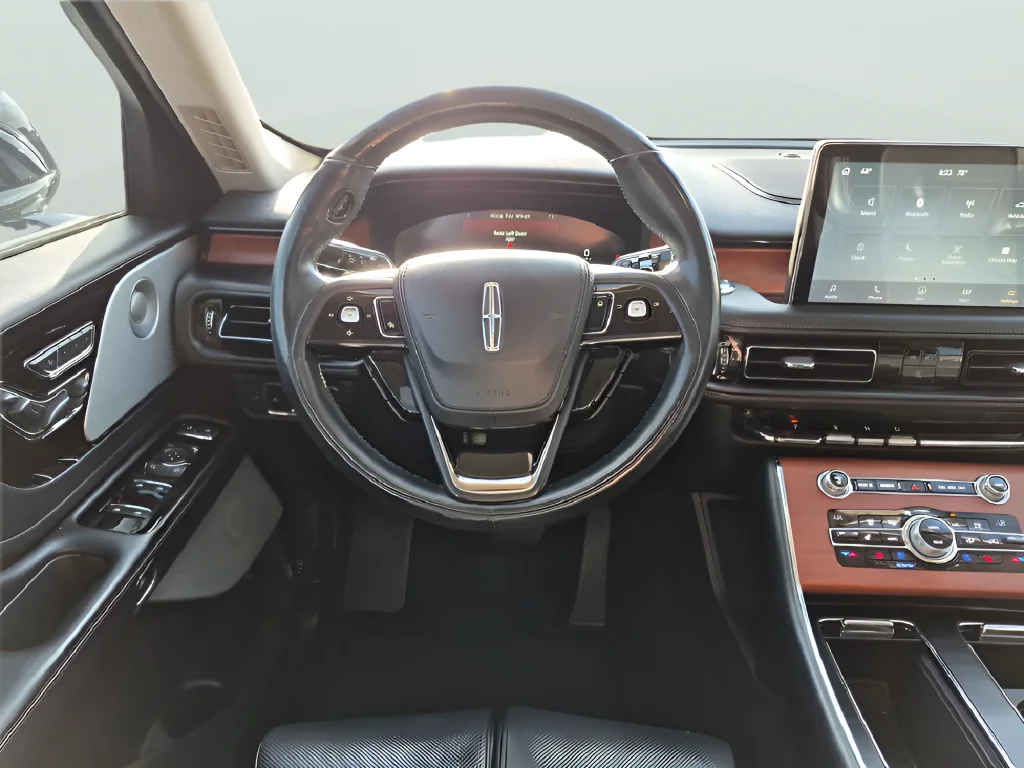 Used 2020 Black Lincoln Reserve image 36