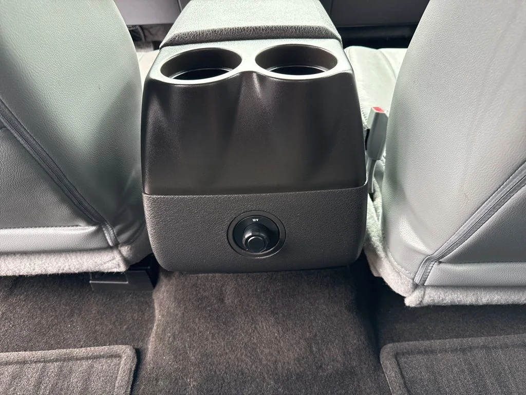 Used 2014 Ingot Silver Metallic Ford XLT image 32