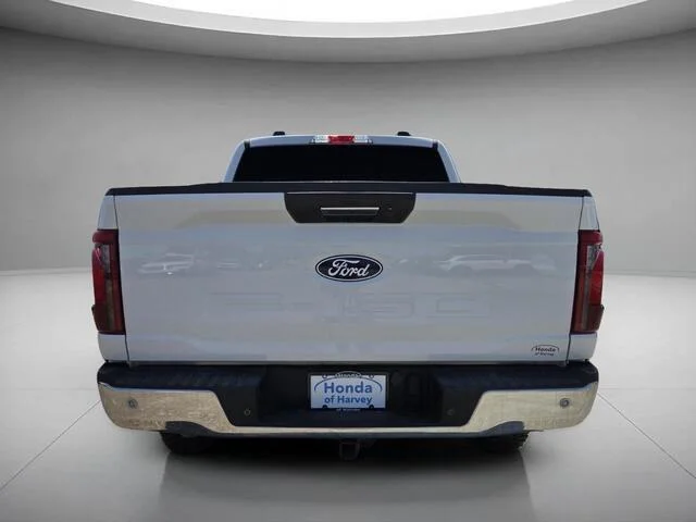 Used 2024 Oxford White Ford XLT image 4