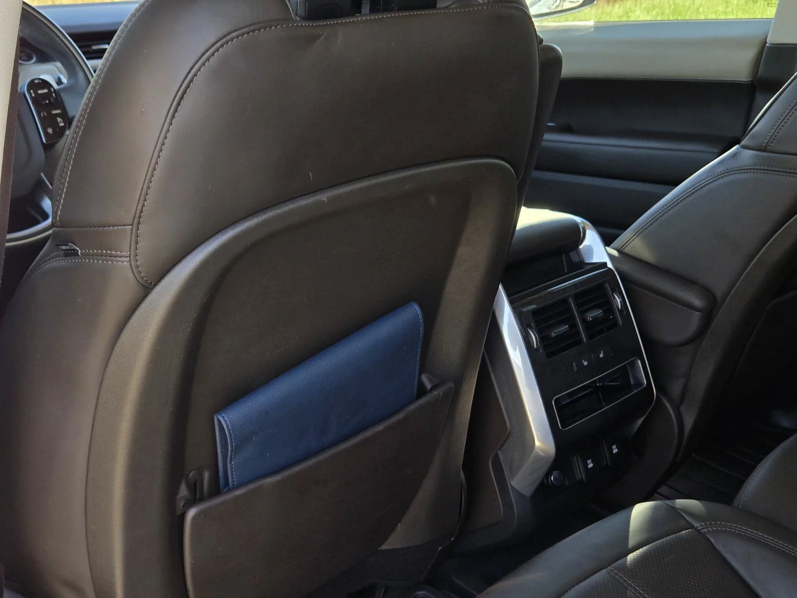 Used 2019 Fuji White Land Rover Dynamic image 29
