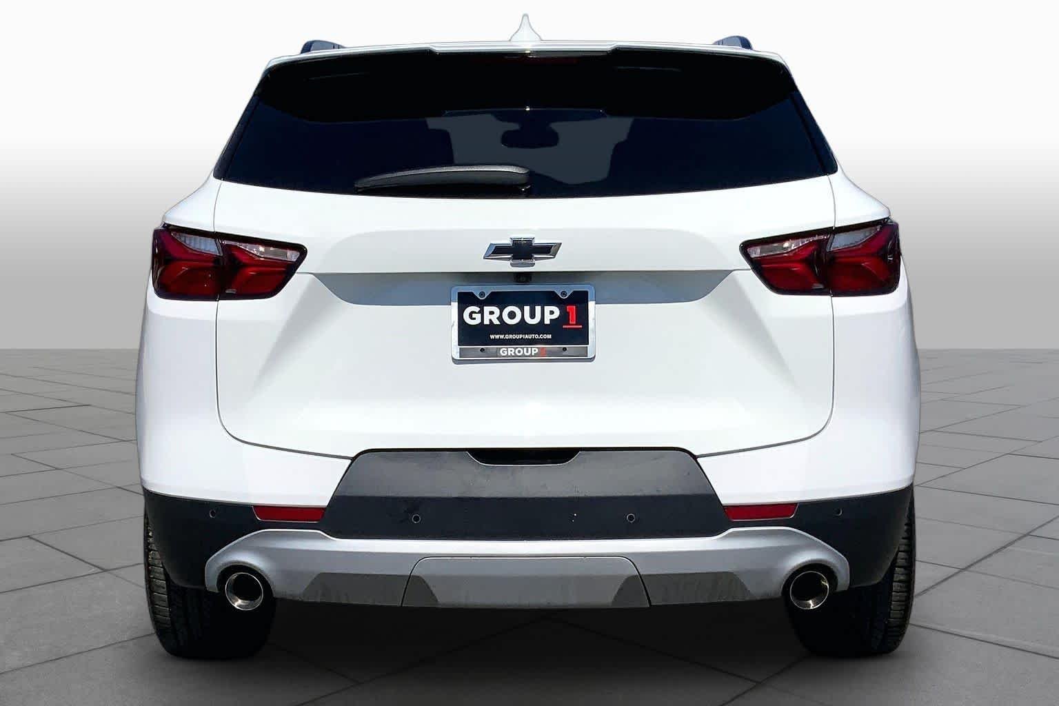 Used 2022 Summit White Chevrolet LT image 5