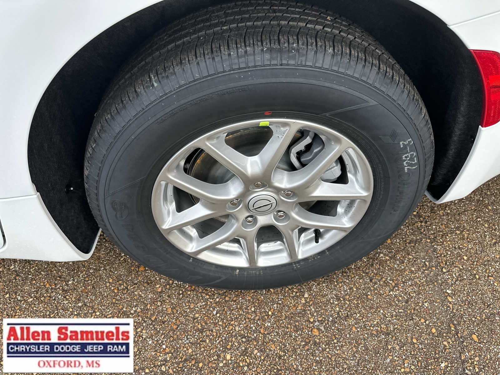 2026 Chrysler Pacifica Select - Photo 36