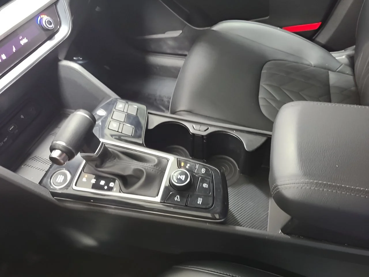 Used 2024 Sapphire Blue Kia X-Line image 28