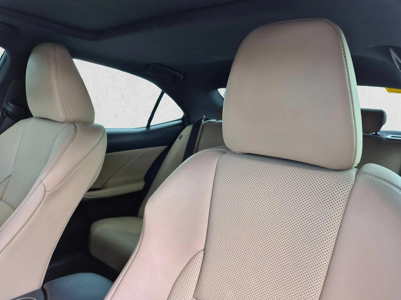 Used 2019 Ultra White Lexus IS 300 F SPORT image 4