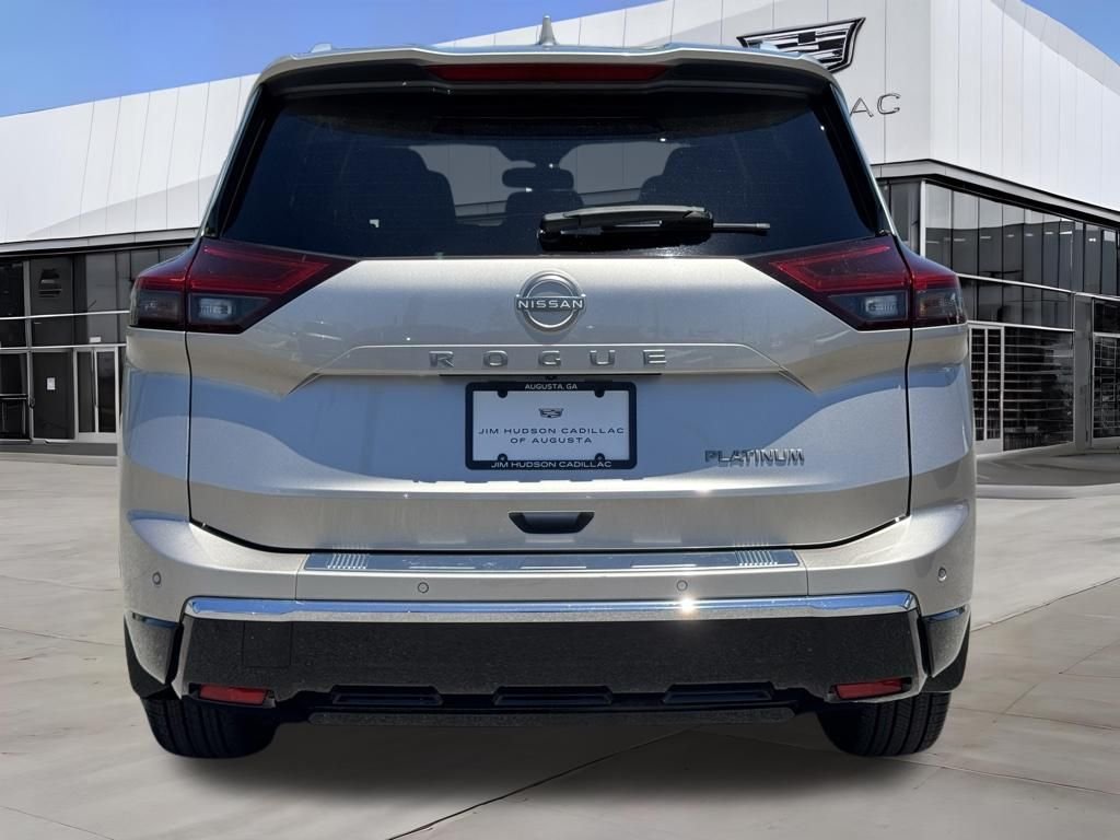 Used 2024 Gold Nissan Platinum image 6