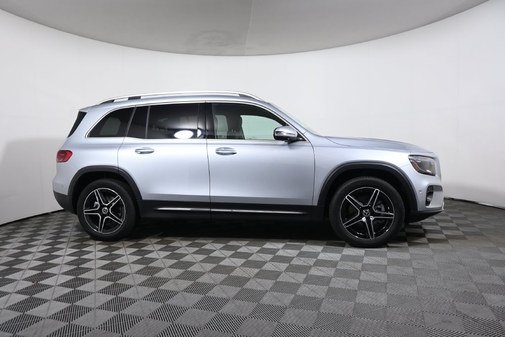 New 2026 Cirrus Silver Metallic Mercedes-Benz GLB 250 image 8