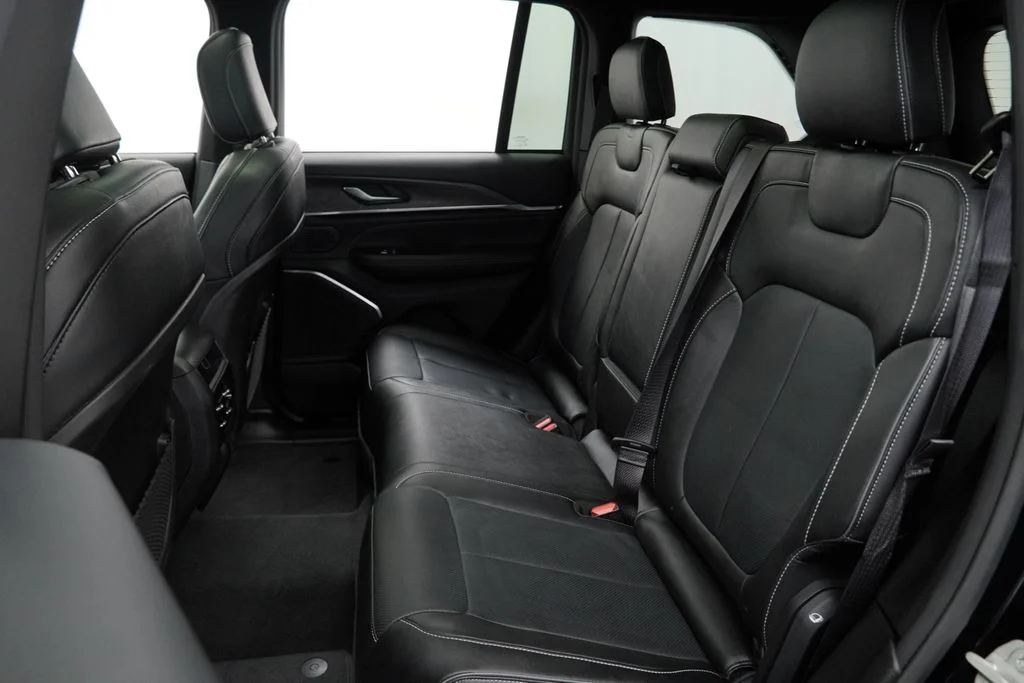 Used 2023 Black Jeep Overland image 19